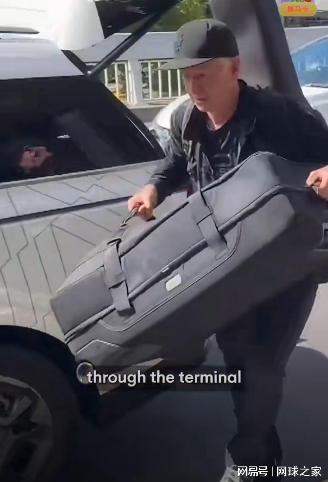 九游体育在线直播、九游体育足球直播、nba直播、电竞直播平台、九游体育赛事视频、体育直播平台-麦肯罗机场怒骂粉丝引热议,罗迪克对德约退役言论持乐观积极态度