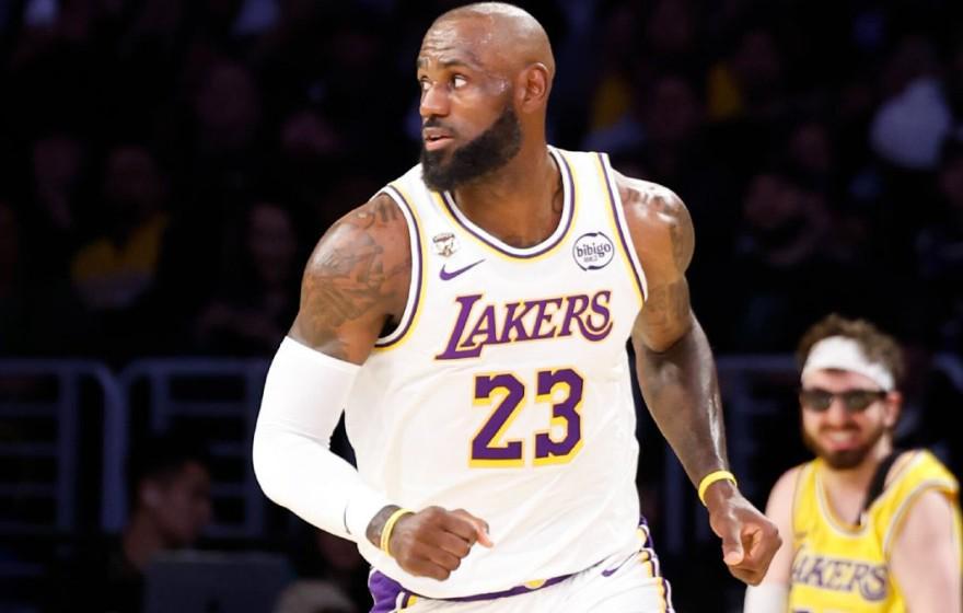 九游体育在线直播、九游体育足球直播、nba直播、电竞直播平台、九游体育赛事视频、体育直播平台-父与子，詹姆斯&amp;amp;布朗尼收官战高效合砍29分5板10助4断